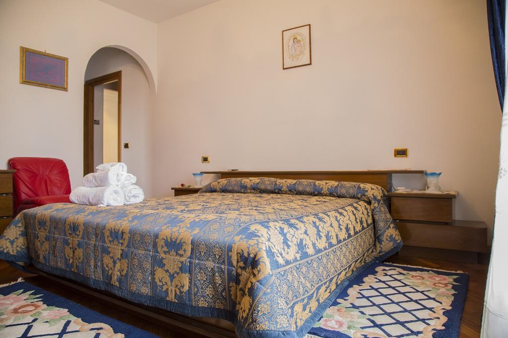 بيسيا B&B Nuovo Paradiso الغرفة الصورة