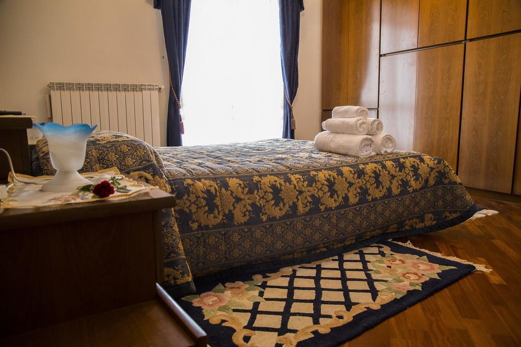 بيسيا B&B Nuovo Paradiso الغرفة الصورة